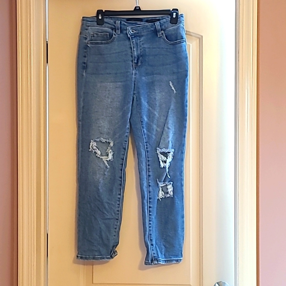 Kendall + Kylie Jean's size 5/27